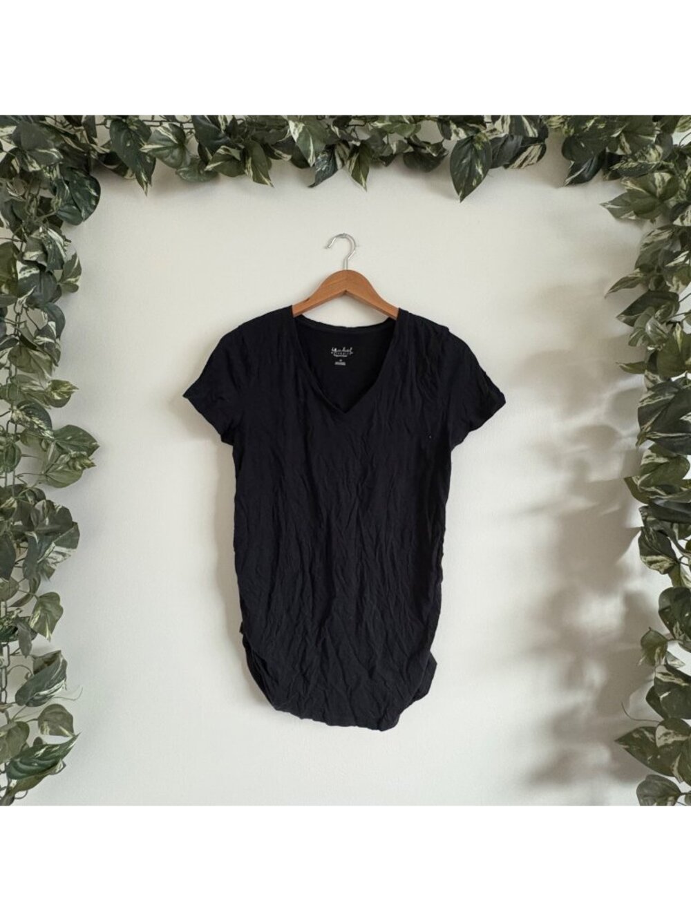 Isabel Maternity Short Sleeve V-Neck Ruched Shirt Black Women’s Size M